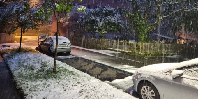 Wegen Schnee - Autofahrer «überlegen, auf Winterreifen zu wechseln»