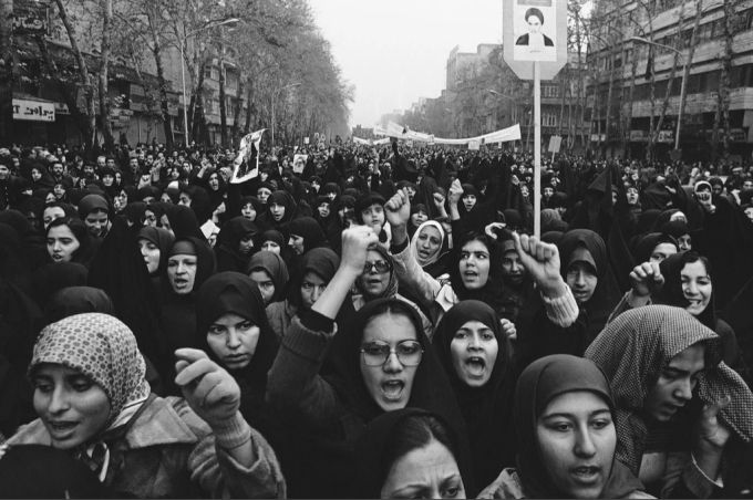 1978/1979 kam es im Iran zu einem Aufstand gegen den Schah. Die Revolution wurde aber von Islamisten gekapert. Iran Revolution