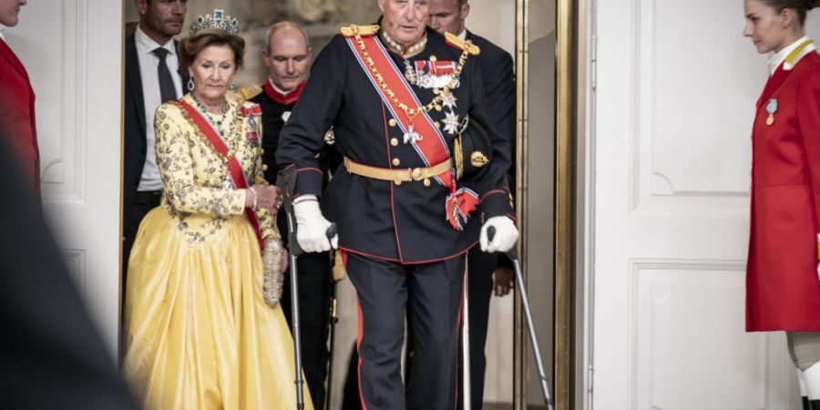 ARCHIV - Königin Sonja neben König Harald V. im September 2022. Foto: Mads Claus Rasmussen/AP/dpa/Archivbild