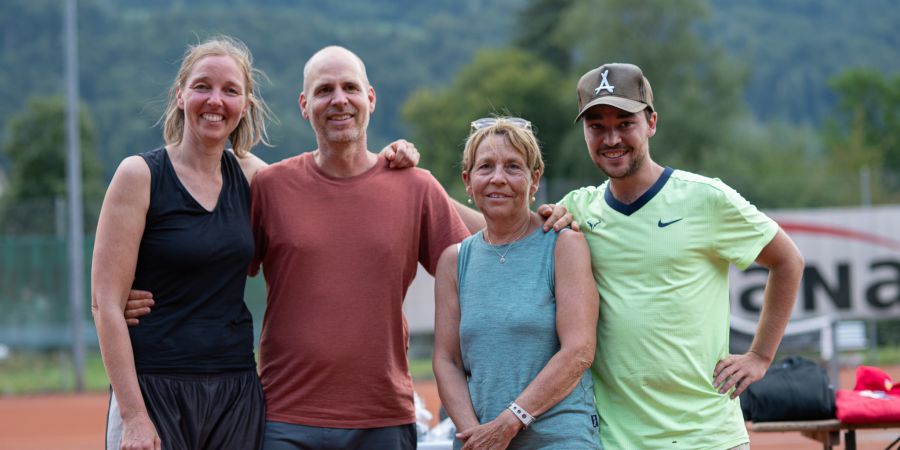 Glarus: Clubmeisterschaft bei 36 Grad – Bruderduell im Final.