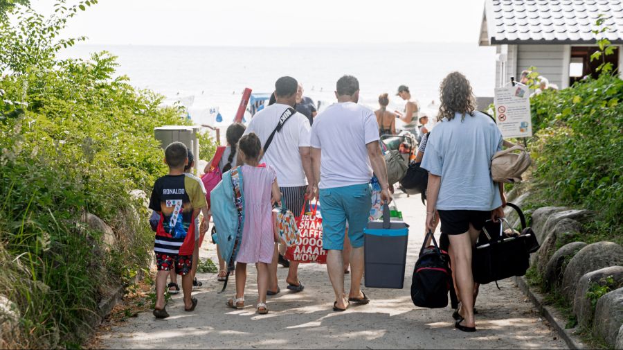 Manchmal würden regelrechte komplette Mahlzeiten an den Strand mitgebracht, sagt der zuständige Tourismusverband.