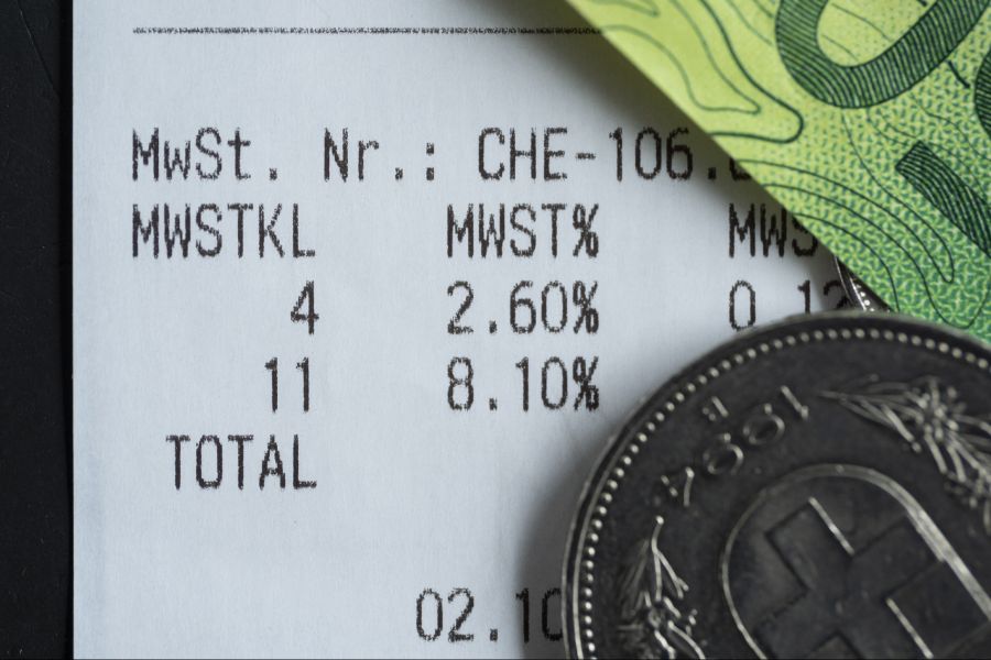 Doch sein Vorschlag, die Mehrwertsteuer um 0,8 Prozent zu erhöhen, kommt bei den Parteien nicht gut an.