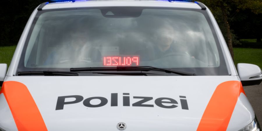 Eine Geschwindigkeitsmessung der Kantonspolizei Thurgau erfasste ausserorts bei Basadingen TG einen Autofahrer mit 178 km/h. (Symbolbild)