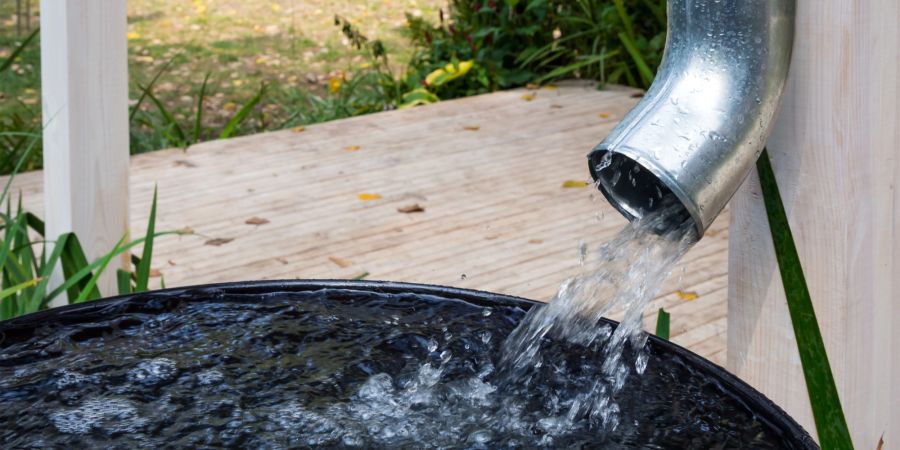 Regentonne Fallrohr Wasser