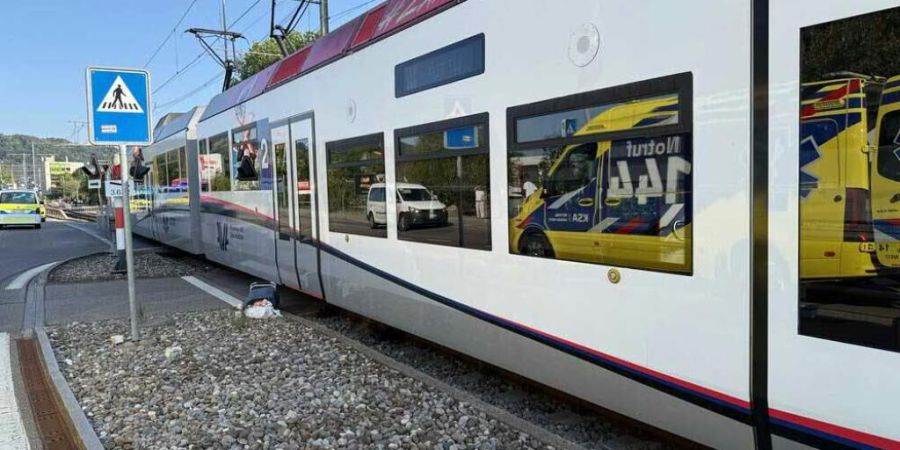 Eine Rentnerin erlitt bei der Kollision mit dem Zug in Unterentfelden AG tödliche Verletzungen.