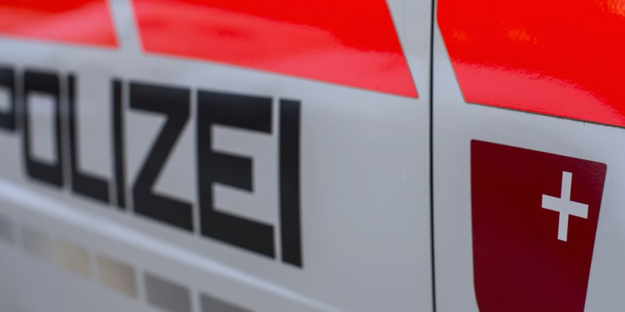 Die Kantonspolizei Schwyz rückte in der Nacht auf Freitag in Freienbach aus, nachdem ein Einbruch in eine Autogarage gemeldet worden war. (Symbolbild)