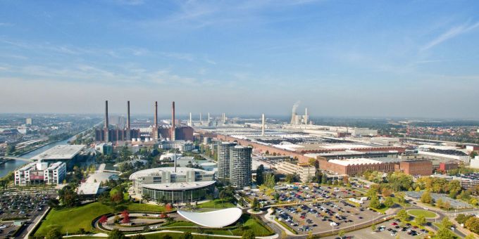 Das VW-Stammwerk in Wolfsburg gilt als grösste Autofabrik der Welt. (Archivbild) vw
