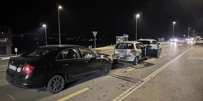 Auffahrkollision in Buttikon. Auffahrkollision in Buttikon.