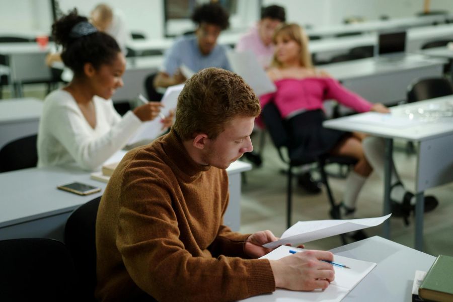 Der Graben zwischen den Geschlechtern bei der gymnasialen Matura ist besonders in der Ostschweiz deutlich.