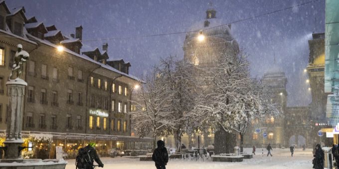 Donnerstagabend in Bern: Der erste Schnee ist da, der ÖV kommt zum Erliegen. Der erste Schnee Bern
