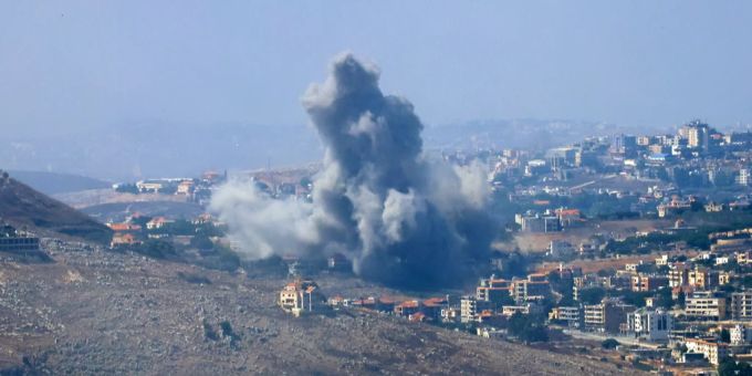 Auf beiden Seiten der israelisch-libanesischen Grenze schlagen immer wieder Raketen ein. Auch ein grösserer Krieg scheint möglich zu sein. Israel