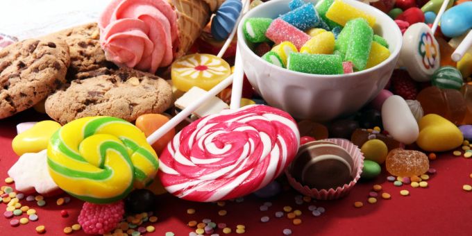 Sweets. (Symbolbild) Keks Praline Süssigkeiten Lollipop