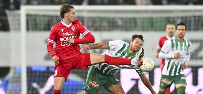 Sions Anton Mirantschuk im Duell mit FCSG-Captain Lukas Görtler. Anton Mirantschuk