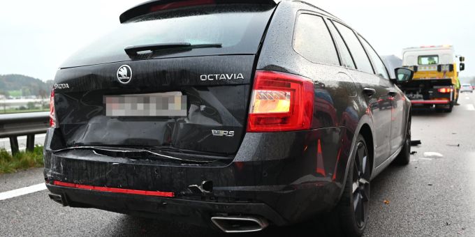 Züberwangen: Auffahrkollision mit vier Autos. Züberwangen: Auffahrkollision