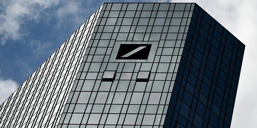 Auf die Aktionäre der Deutschen Bank entfielen im dritten Quartal unter dem Strich knapp 1,5 Milliarden Euro. (Archivbild)