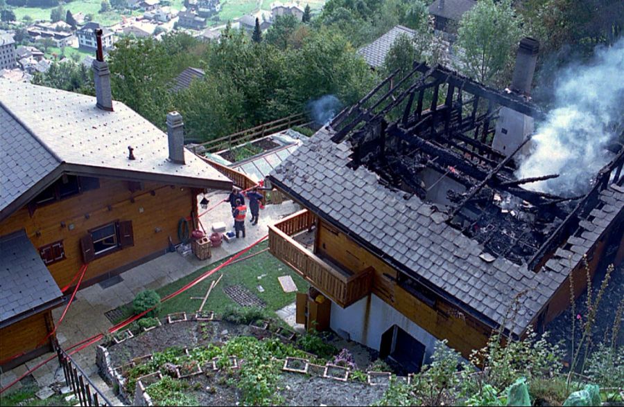 Sekte zerstörte Chalets Schweiz.