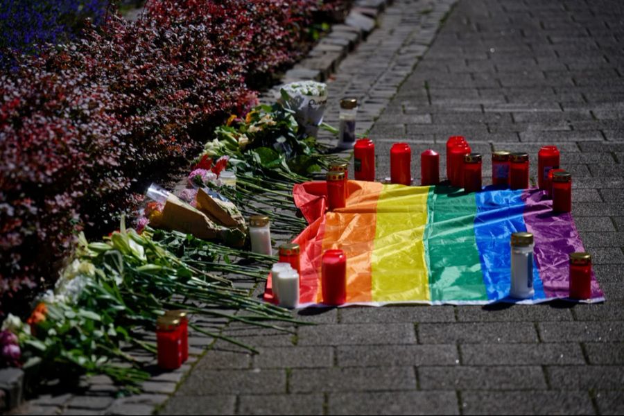 Sie rufen zudem zu weiteren Anschlägen auf – insbesondere gegen die LGBTQ+-Community.