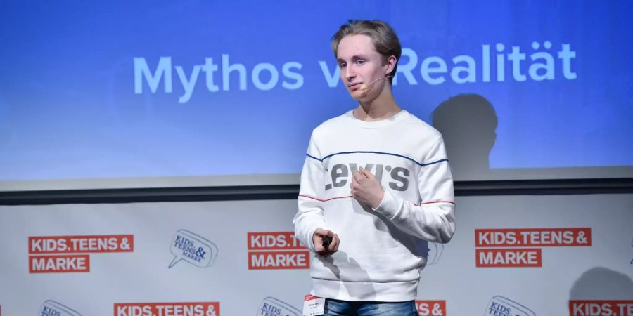 Vor drei Jahren gründete der 17-jährige seine Firma Tubeconnect Media, um Unternehmer im Thema Generation Z zu schulen. Erwachsene reißen sich um ihn. Foto: Gabriele Grießenböck