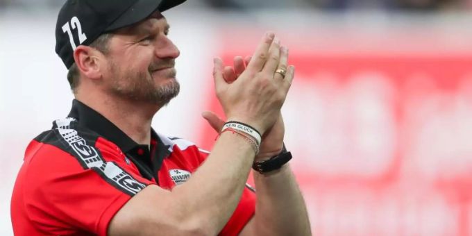 Paderborns Trainer Steffen Baumgart will mit seinem Team den zweiten Platz verteidigen. Foto: Friso Gentsch Paderborns Trainer Steffen Baumgart will mit seinem Team den zweiten Platz verteidigen. Foto: Friso Gentsch