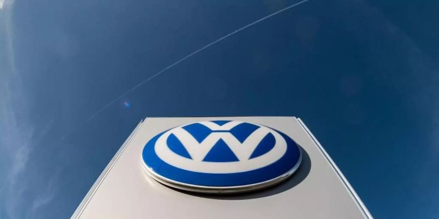 Nach Bekanntwerden des Abgas-Skandals hatten die VW-Vorzugsaktien zwischenzeitlich fast die Hälfte ihres Werts verloren, Anleger erlitten teils massive Verluste. Foto: Peter Steffen