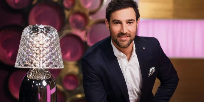 Salar Bahrampoori moderiert die SRF Peoplesendung «Gesichter & Geschichten» (früher «Glanz & Gloria»). salar bahrampoori