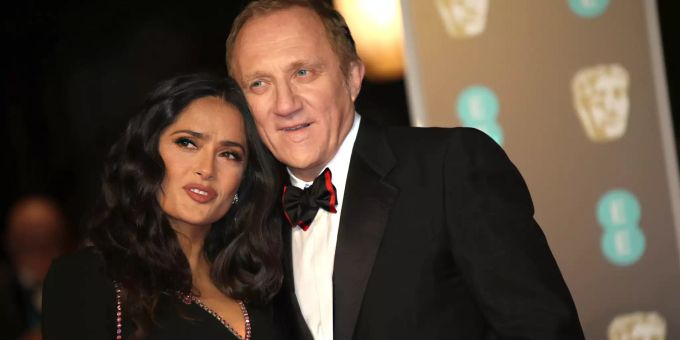 Salma Hayek, mexikanisch-US-amerikanische Schauspielerin, und ihr Ehemann Francois-Henri Pinault, französischer Geschäftsmann, kommen zu den Verleihungen der British Academy Film Awards (BAFTA) in der Royal Albert Hall. Salma Hayek notre dame