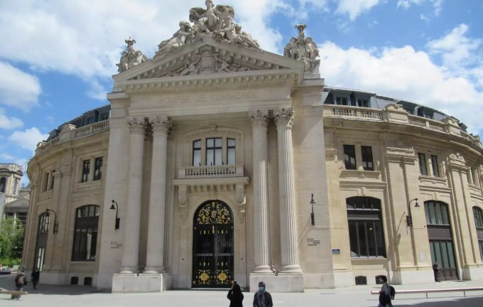 Das Pinault-Museum. Das neue Pariser Museum des französischen Milliardärs François Pinault liegt zwischen dem Louvre und dem Centre Pompidou. Das Museum wird offiziell am 22. Mai 2021 eröffnet. Foto: Sabine Glaubitz/dpa Pinault-Museum