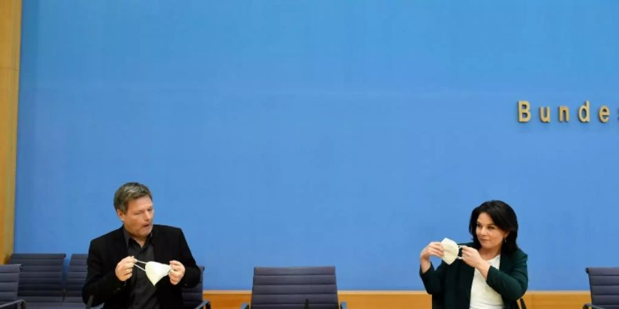 Grünen-Parteichefs Habeck (links) und Baerbock