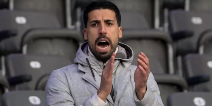 Ohne Maske: Sami Khedira beim Hertha-Sieg gegen Augsburg. Foto: Soeren Stache/dpa-Zentralbild POOL/dpa