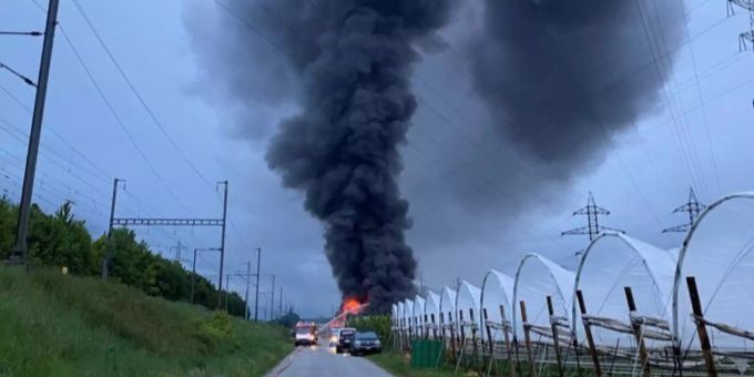 Brand in einem landwirtschaftlichen Hangar in Ardon.