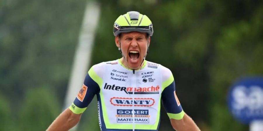 Taco van der Hoorn setzte sich auf der dritten Giro-Etappe durch. Foto: Massimo Paolone/LaPresse/AP/dpa