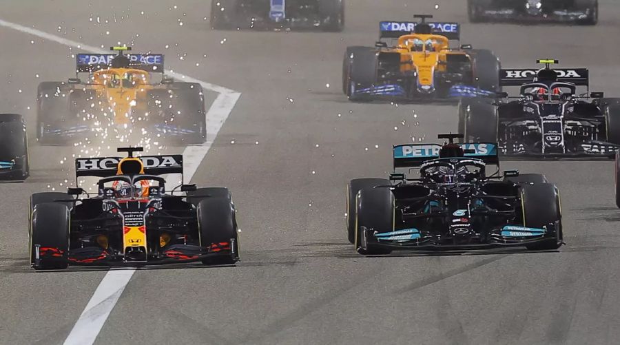 Verstappen Hamilton Mercedes Bahrain