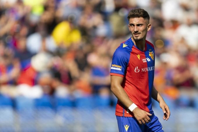 Nach der Pleite beim FC Sion bekommen die FCB-Spieler ihr Fett weg. Auch von Club-Legende Erni Maissen. FC Basel