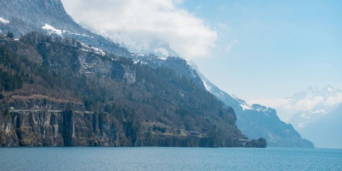 Der Vierwaldstättersee im Kanton Schwyz bei Brunnen. Vierwaldstättersee