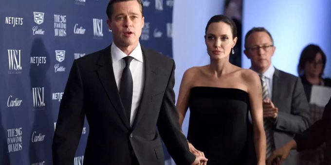 FBI-Fotos von Jolie - Stammen diese blauen Flecken von Brad Pitt?