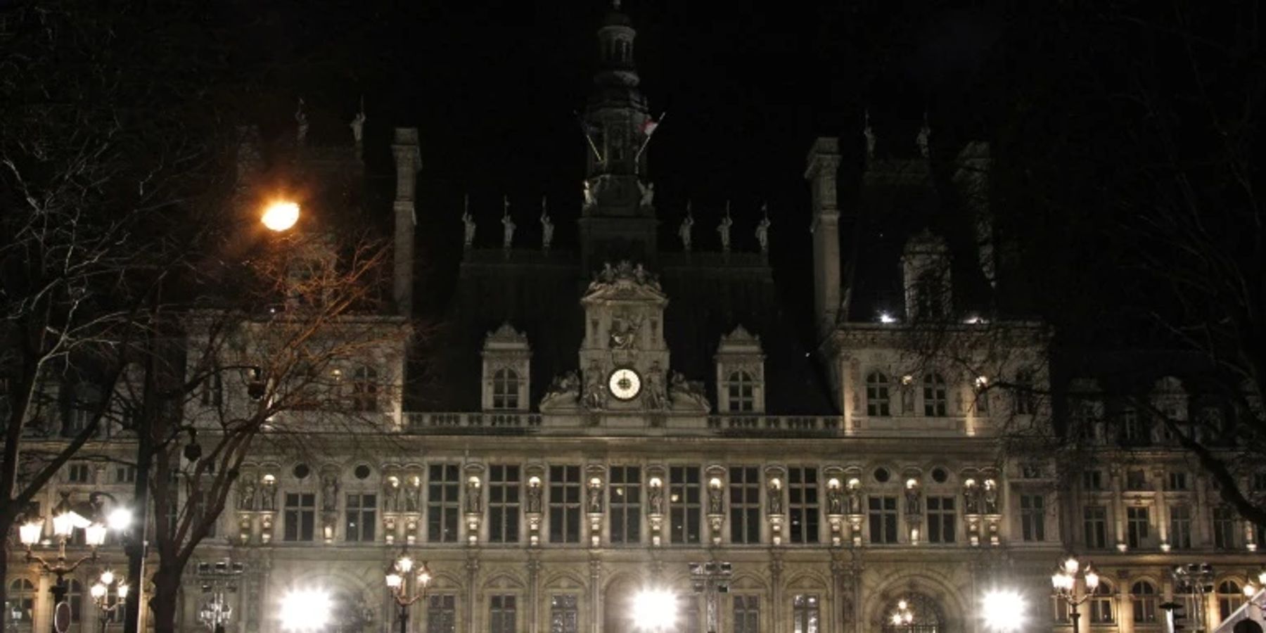 Rathaus in Paris bei Brand schwer beschädigt Nau.ch