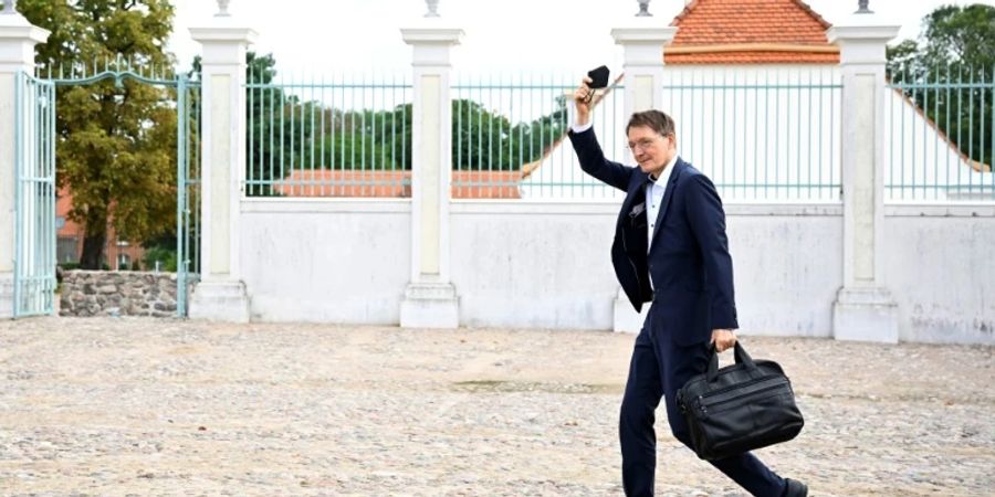 Minister Lauterbach (in Schloss Meseberg)