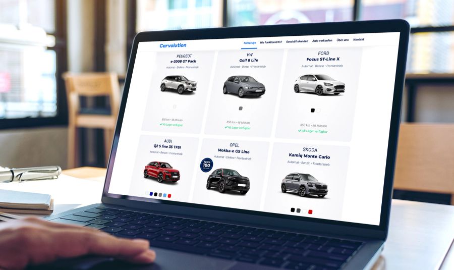 Kundinnen und Kunden können ganz einfach auf Carvolution.ch ihr eigenes, neues Auto auswählen.