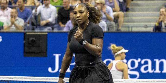 Bei ihrem Abschieds-Turnier wird Serena Williams von den US-Tennis-Fans und vielen Promis nach vorne gepeitscht. Serena Williams