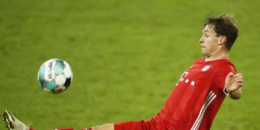Auf Bayern-Mittelfeldprofi Joshua Kimmich kommt es gegen Hoffenheim mal wieder besonders an. Foto: Leon Kuegeler/Reuters/Pool/dpa