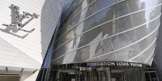 Zu LVMH gehören Luxus-Marken wie Louis Vuitton und Dior. LVMH