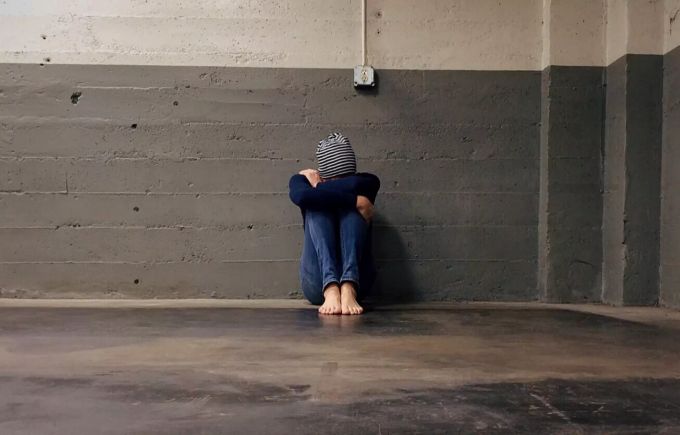 Aufgrund des Coronavirus leiden mehr Menschen unter psychischen Problemen. (Symbolbild) Depression psychische Coronavirus