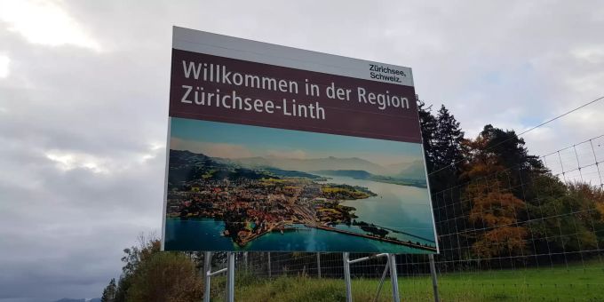 Installation Signalisationstafeln in der Region Zürichsee. Installation Signalisationstafeln in der Region Zürichsee