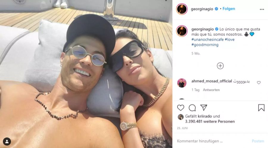 Cristiano Ronaldo und Georgina lassen es sich auf der Yacht gut gehen.