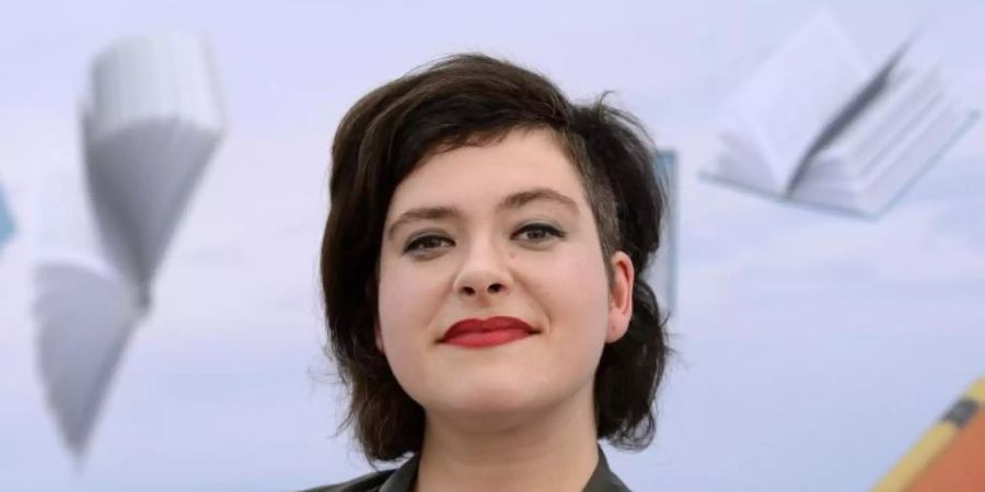 Die schweizerisch-deutsche Lyrikerin Nora Gomringer auf der Buchmesse 2016 in Leipzig. Foto: Jens Kalaene/dpa-Zentralbild/dpa