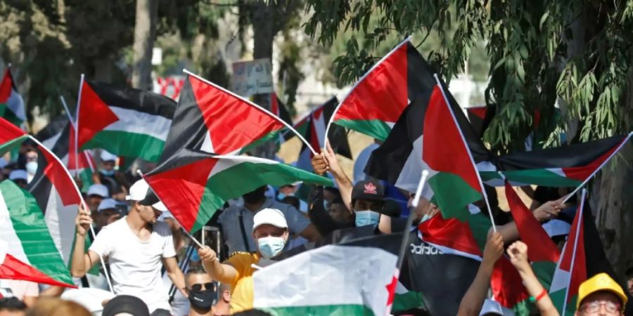 Palästinenser demonstrieren in Turmus Ayya