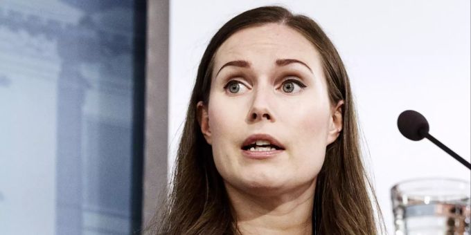 ARCHIV - 13.08.2020, Finnland, Helsinki: Sanna Marin, Ministerpräsidentin von Finnland, spricht bei einer Pressekonferenz. Marin lässt sich wegen Krankheitssymptomen auf das Coronavirus testen. Finnische Regierungschefin Marin