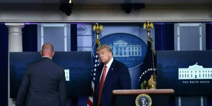 Washington - Trump unterbricht wegen Schusswaffenvorfalls vor Weissem Haus Pressebriefing
