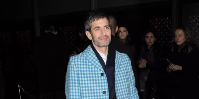Designer Marc Jacobs erzählte von der Zusammenarbeit mit Lila Moss und anderen Models für seine Parfüm-Kampagne. marc jacobs