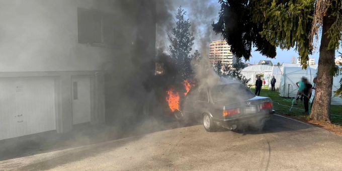 Goldach SG: Auto in Garage in Brand geraten. Goldach SG